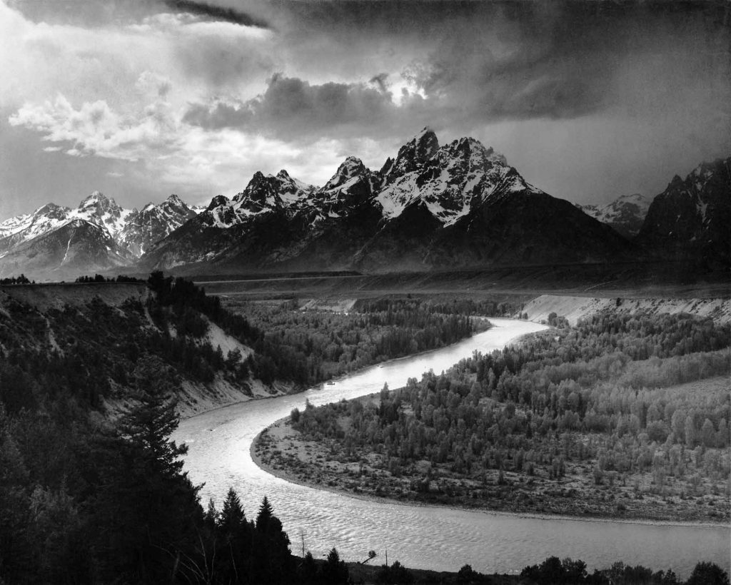 Ansel Adams Tepeler ve Kıvrılan Nehir