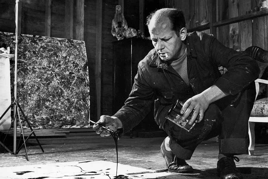 jackson pollock atölyesinde çalışırken