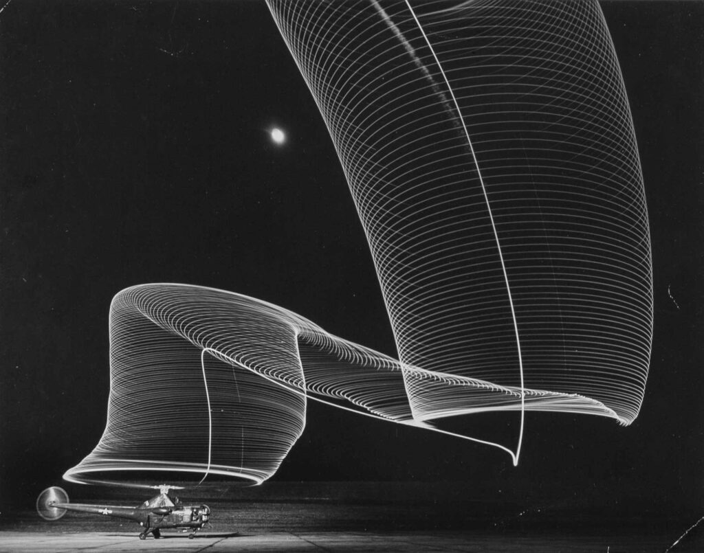 Andreas Feininger Gece Uçuşunda Helikopter İzleri