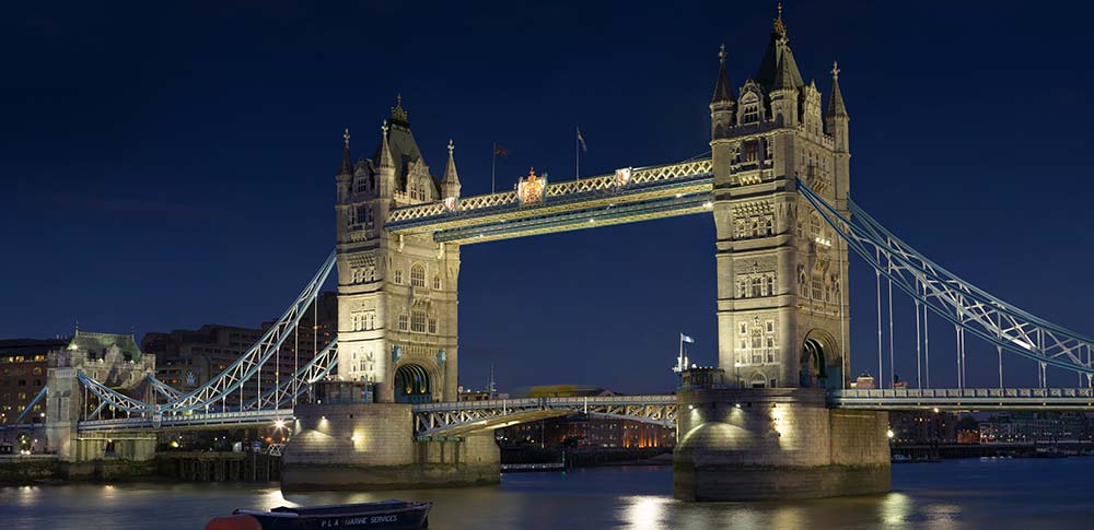 Tower Bridge Londra Akşamında